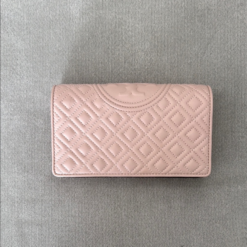 NWOT Brand new, never used Tory Burch quilted chain purse